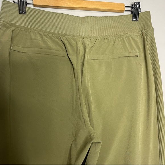 Athleta Brooklyn Mid Rise Ankle Pant Moss Olive Green Ribbed Textured, size 8 - Picture 9 of 16